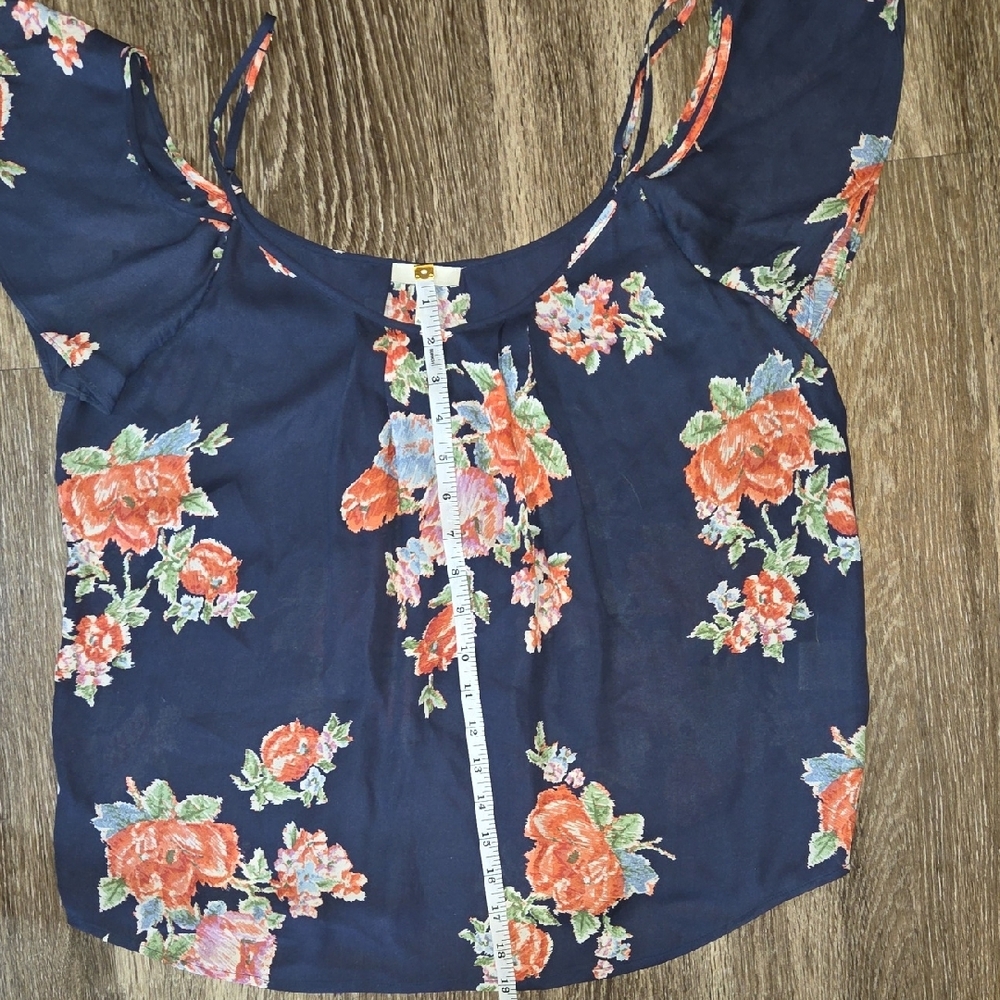 🌸 Joie Silk Top – Size Small - Picture 5 of 5